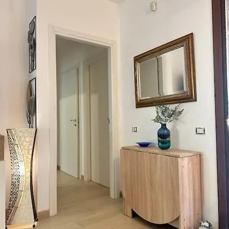 Lemon Apartment